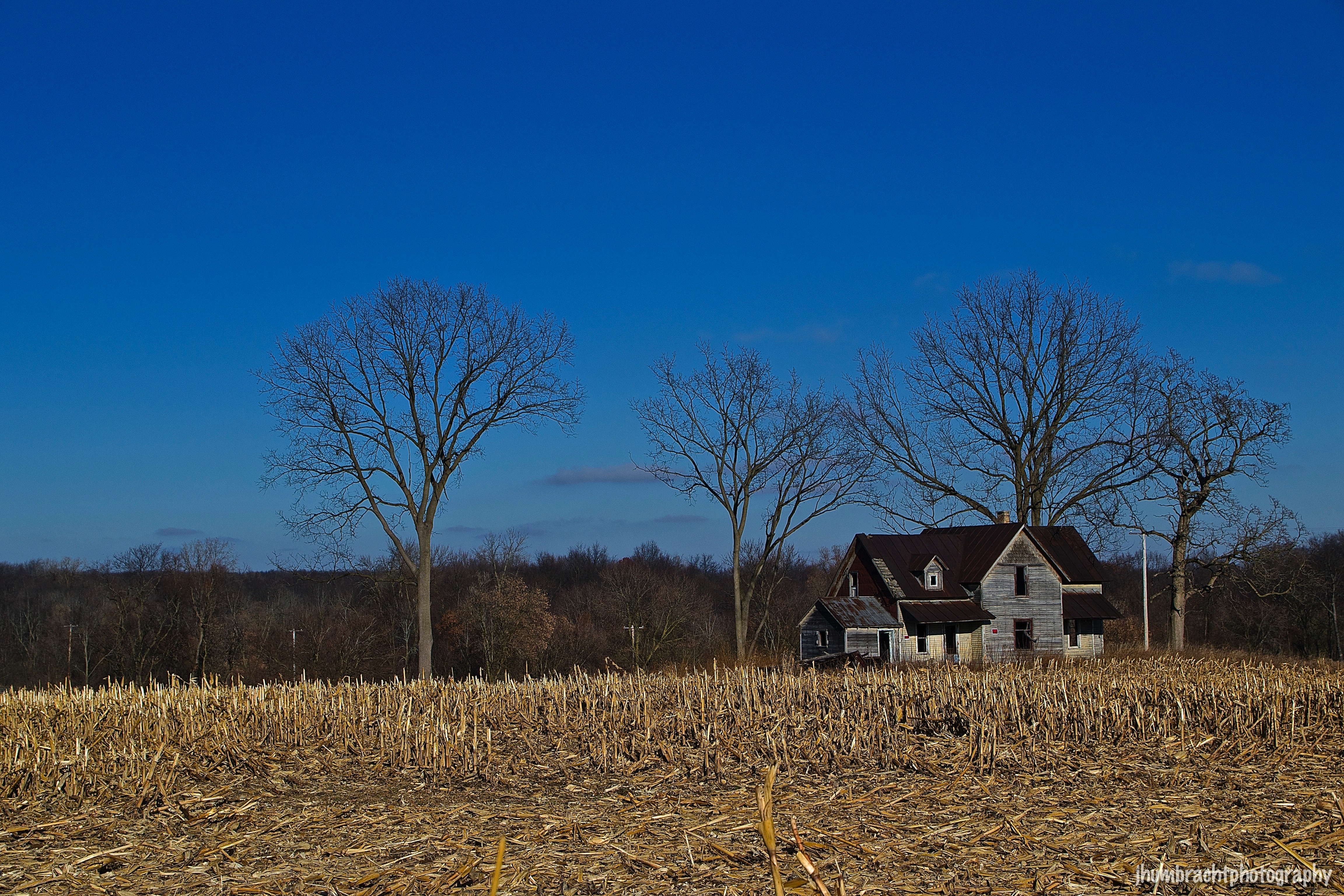 Farmhouse | Michigan Countryside | Image By Indiana Architectural Photographer Jason Humbracht
